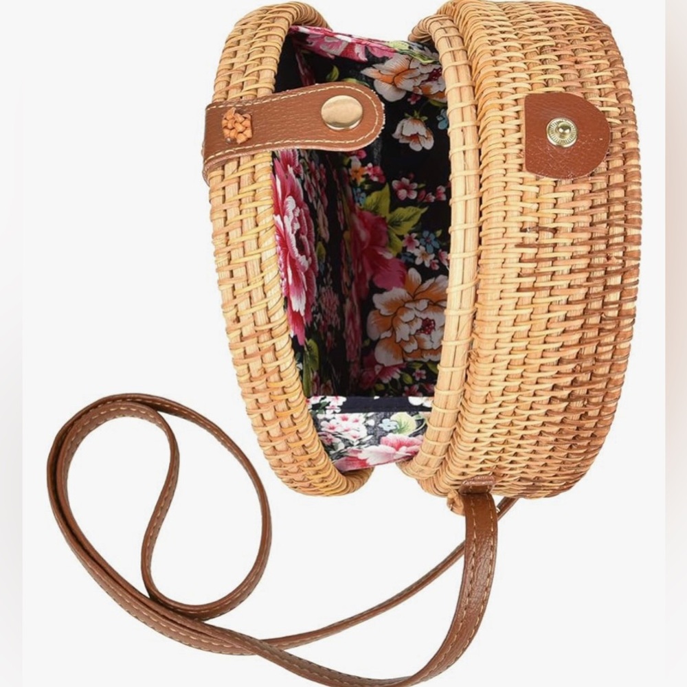 HANDWOVEN ROUND RATTAN BAG WITH LEATHER STRAP